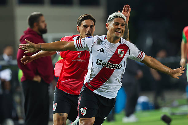 Maxi Salas le dio el triunfo agónico a River en Venezuela