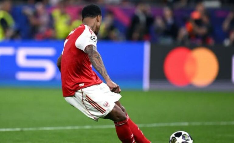¿Fue no-look? La insólita decisión de Gabriel Magalhaes en el penal que le dio la Champions League a PSG
